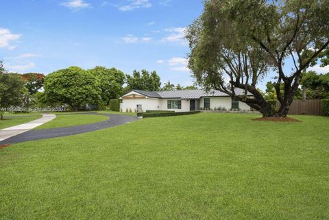 Tiny photo for 8705 SW 176th St, Palmetto Bay, FL 33157 (MLS # A11958056)