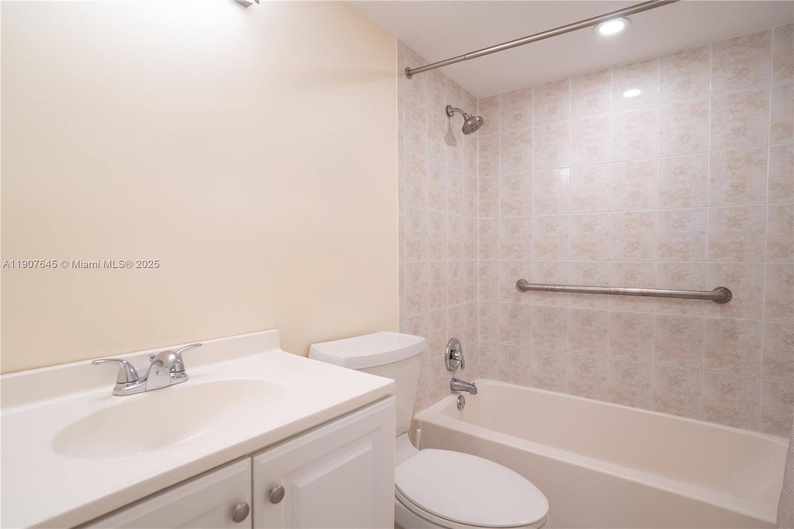 5050 CONDO - Residential