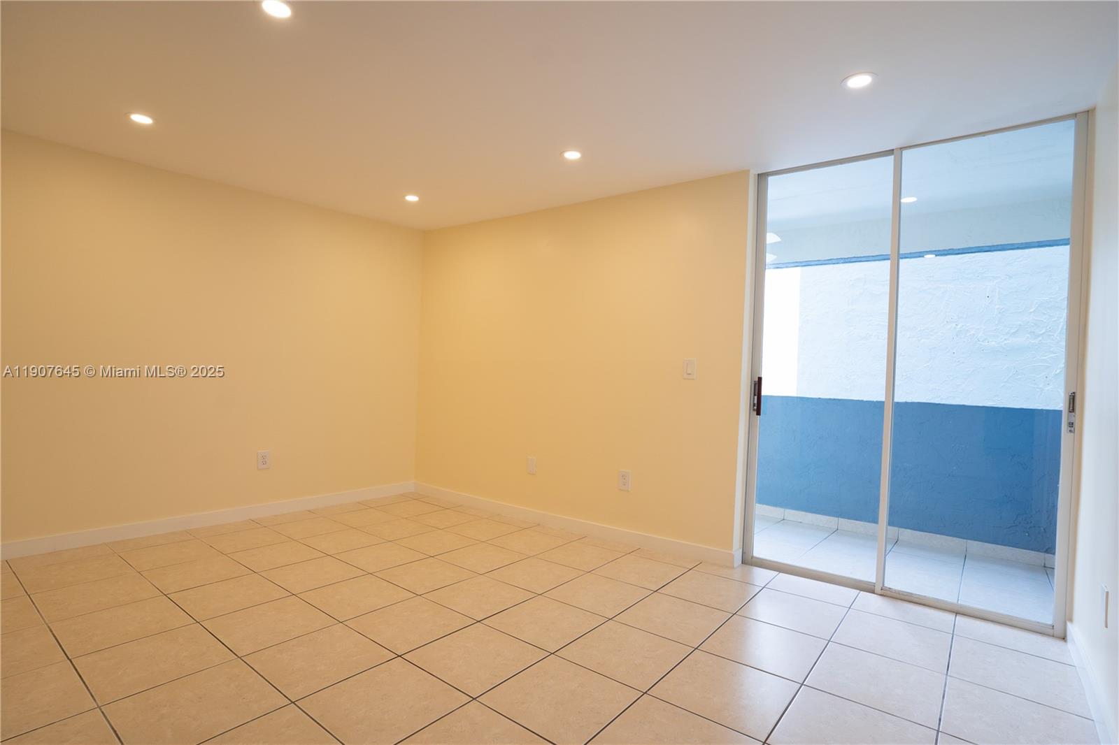 5050 CONDO - Residential