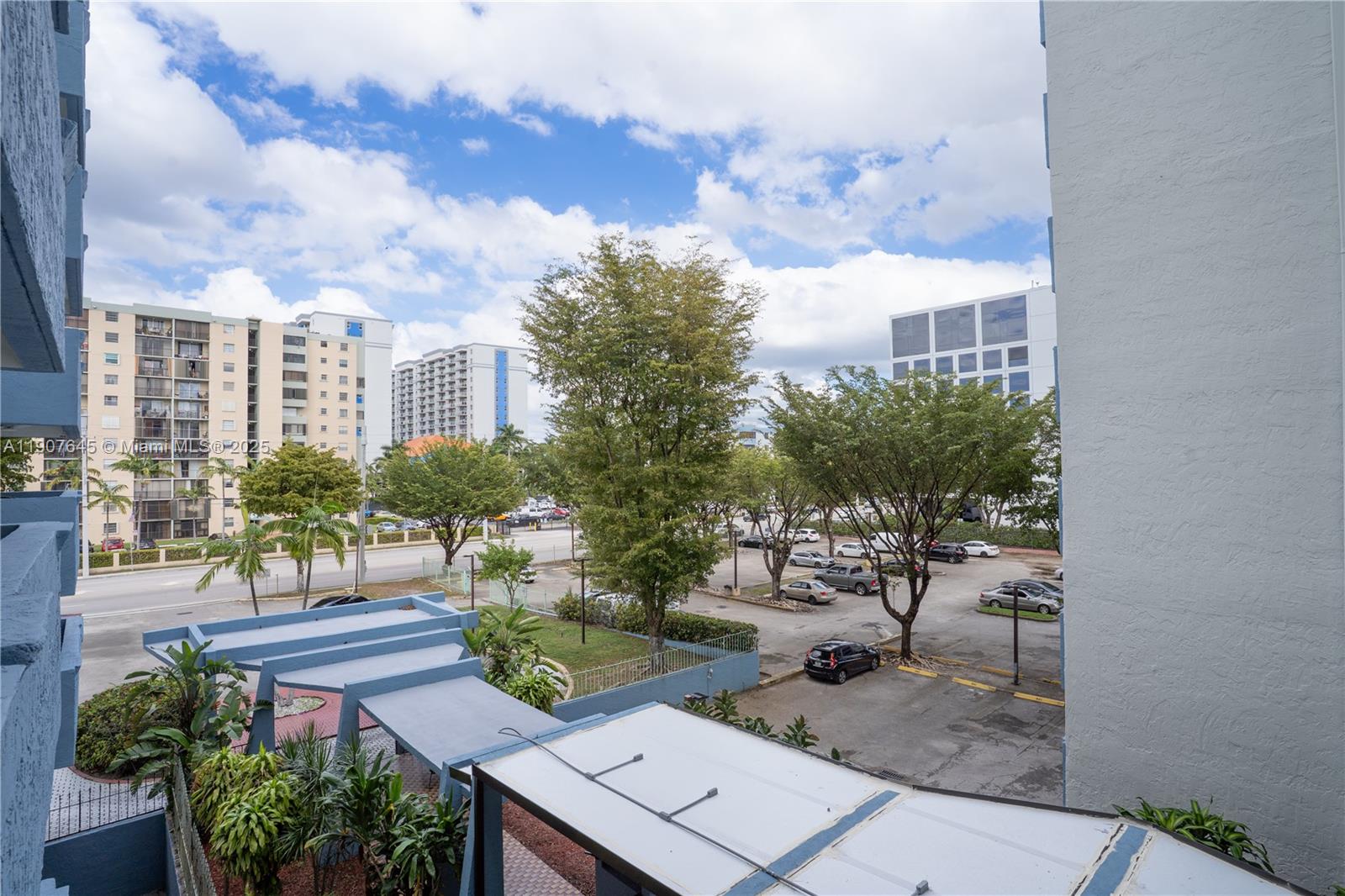 5050 CONDO - Residential