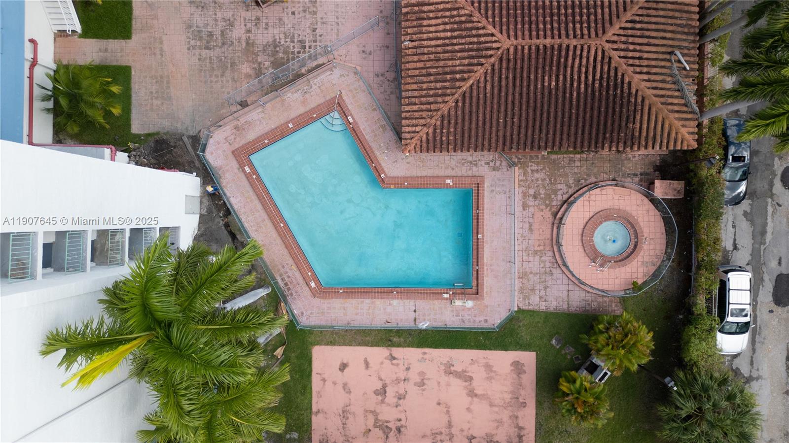 5050 CONDO - Residential