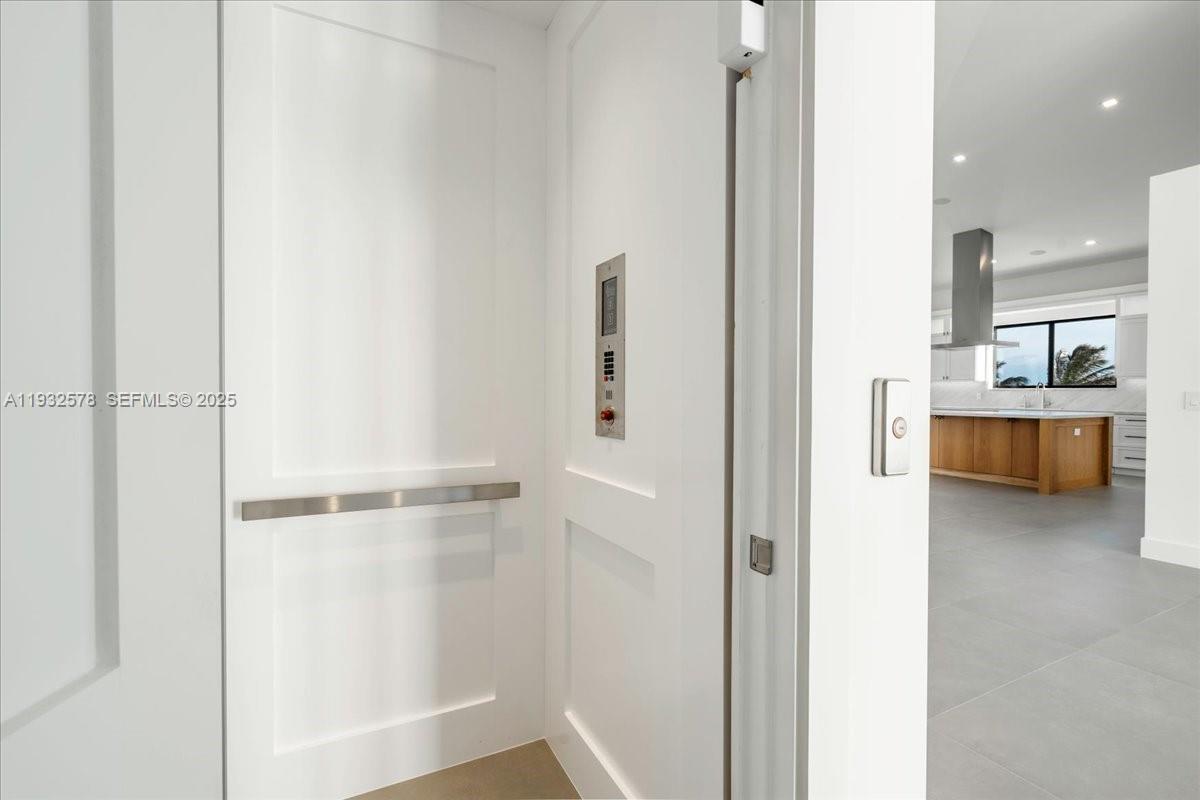 SUNRISE ISLE - Residential