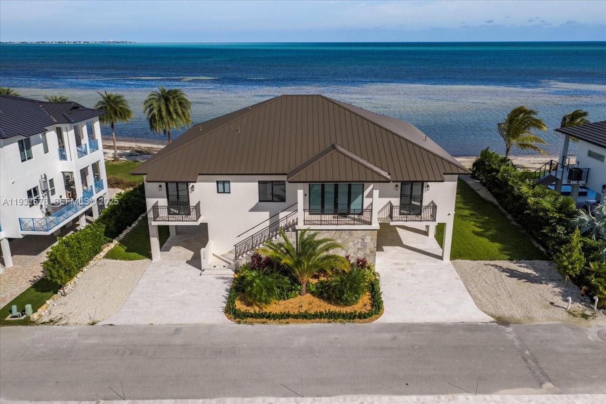 SUNRISE ISLE - Residential