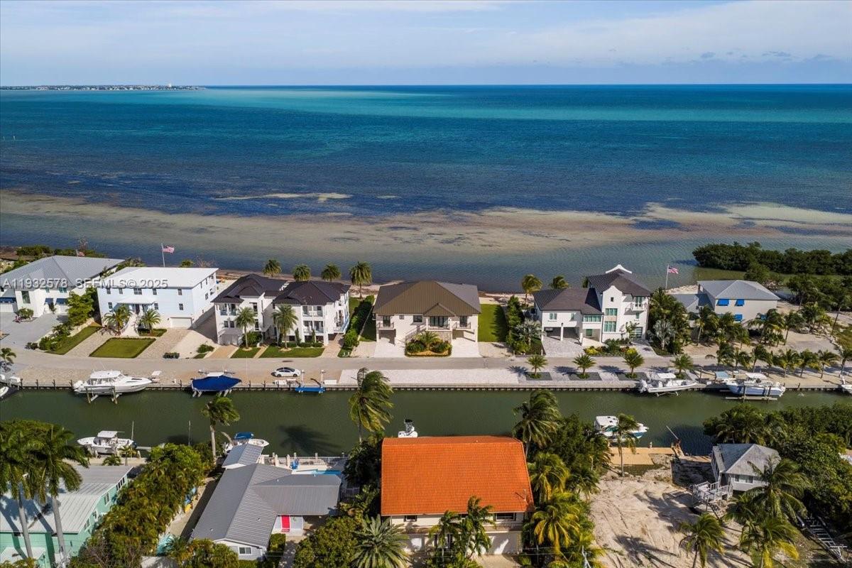 SUNRISE ISLE - Residential