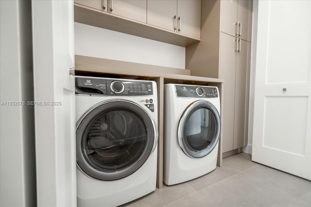 SUNRISE ISLE - Residential