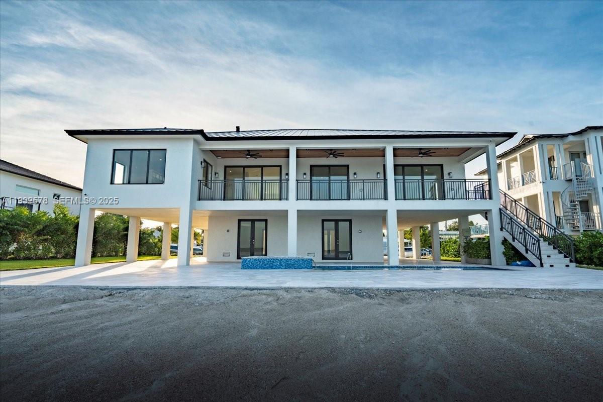 SUNRISE ISLE - Residential