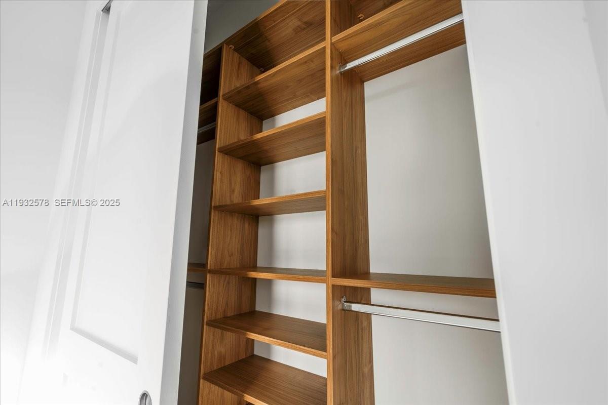 SUNRISE ISLE - Residential