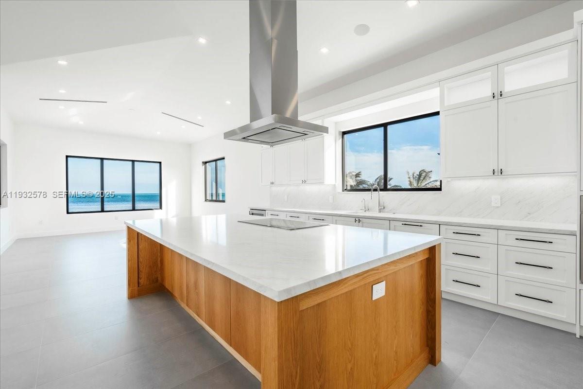 SUNRISE ISLE - Residential