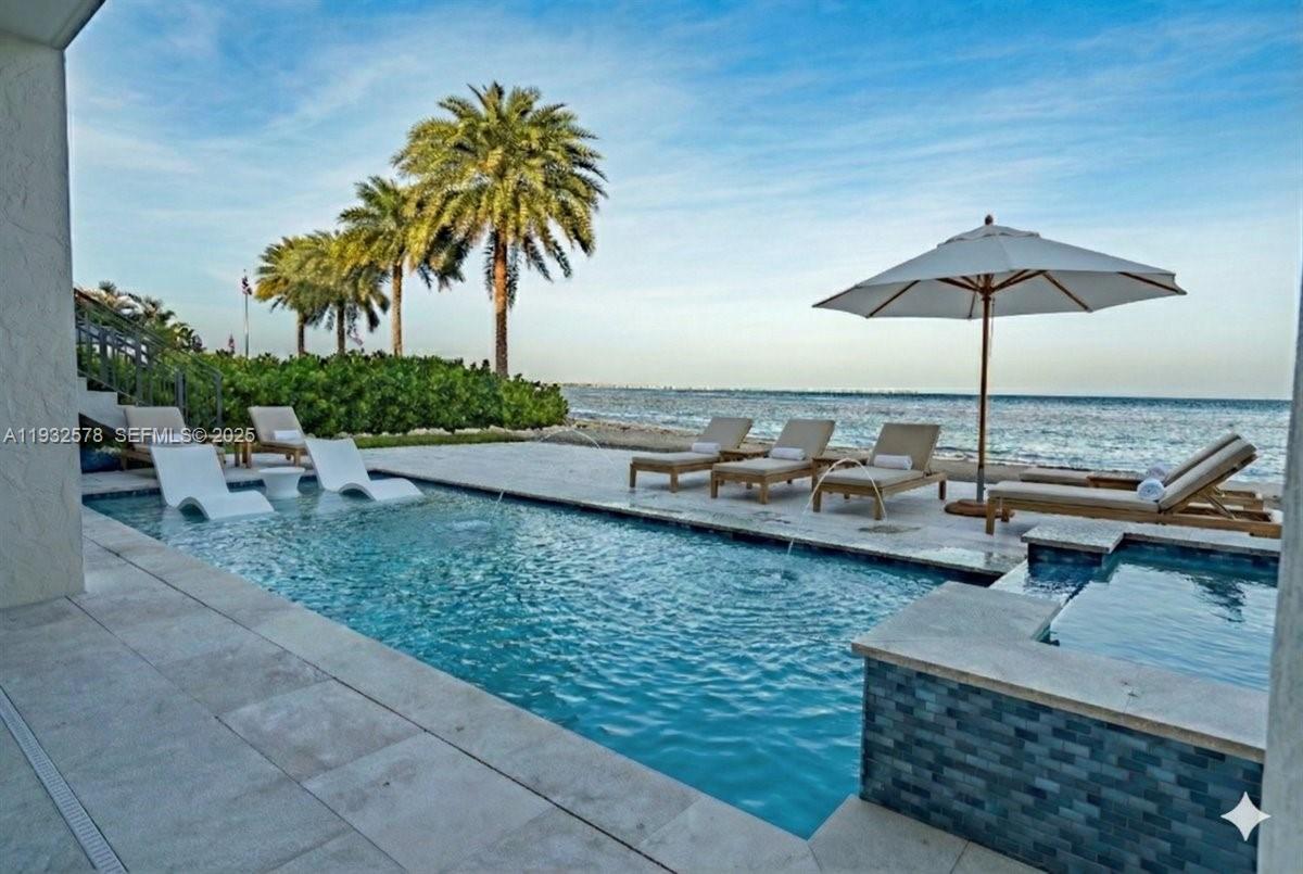 SUNRISE ISLE - Residential