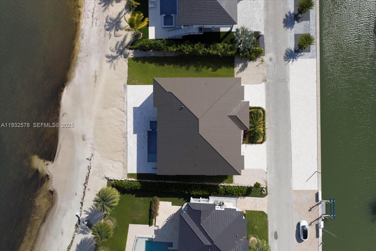 SUNRISE ISLE - Residential