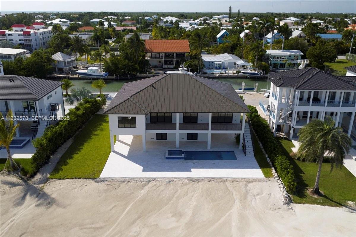 SUNRISE ISLE - Residential