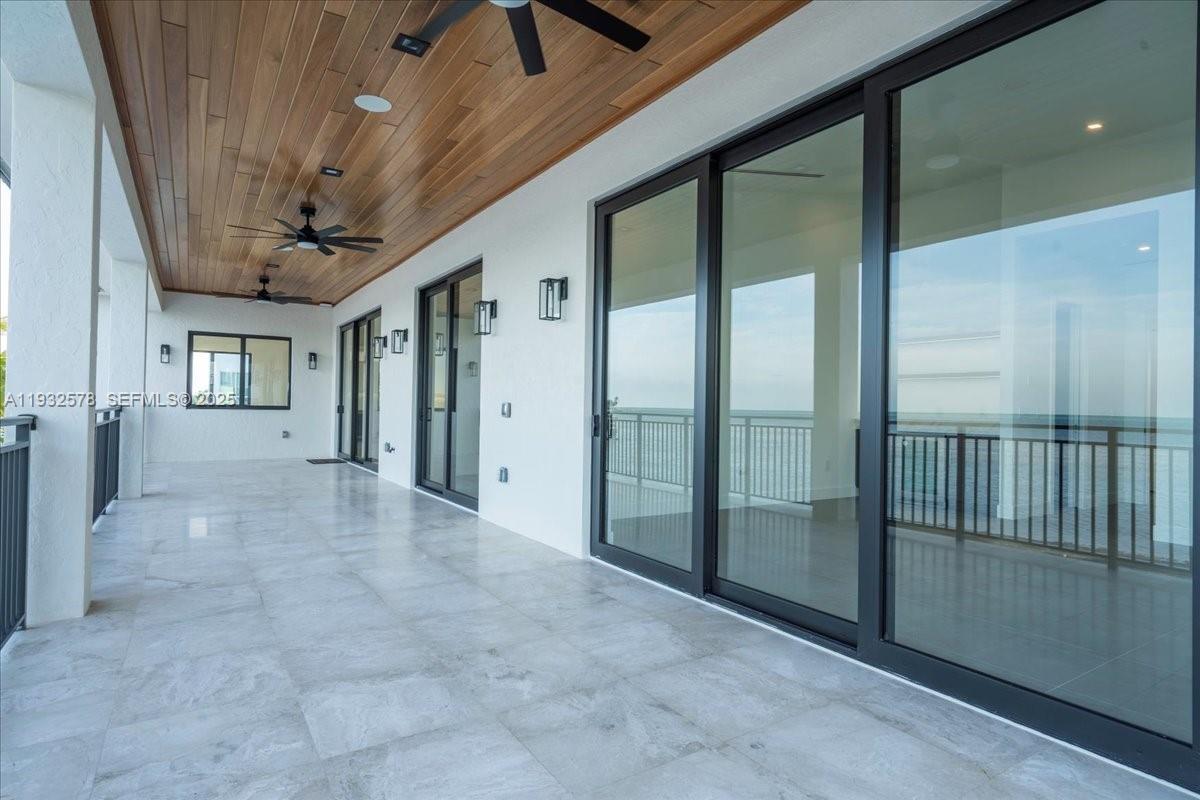 SUNRISE ISLE - Residential