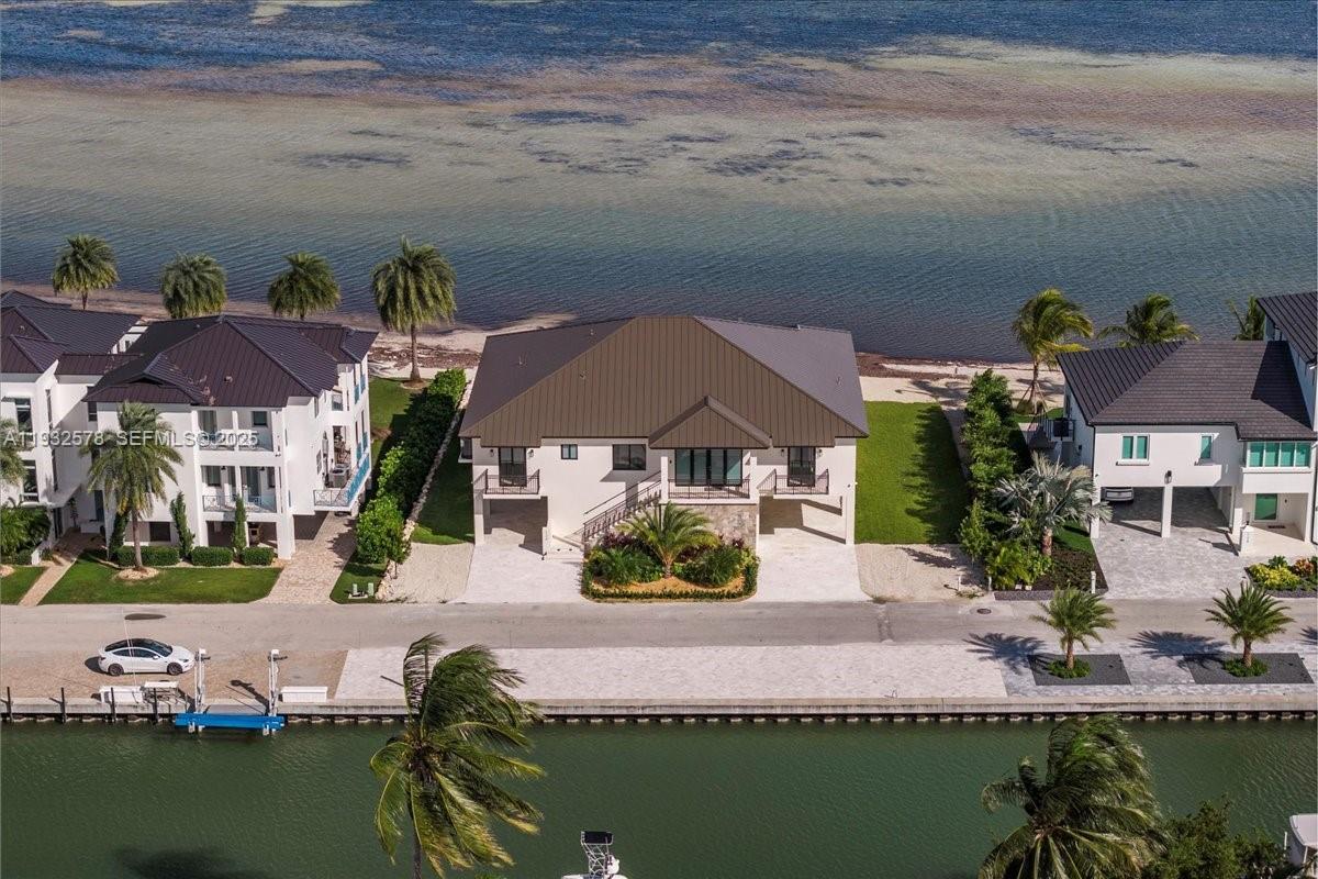 SUNRISE ISLE - Residential