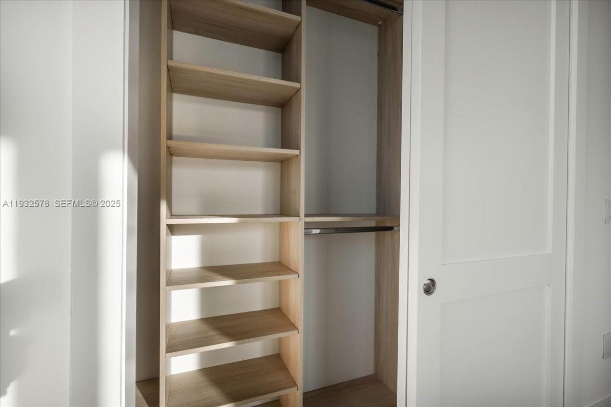 SUNRISE ISLE - Residential