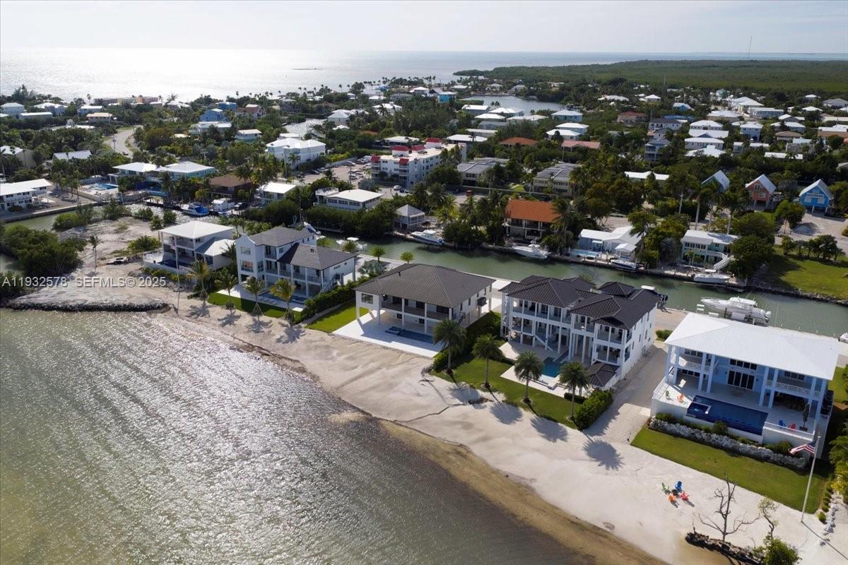 SUNRISE ISLE - Residential