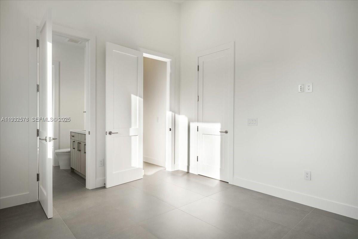 SUNRISE ISLE - Residential