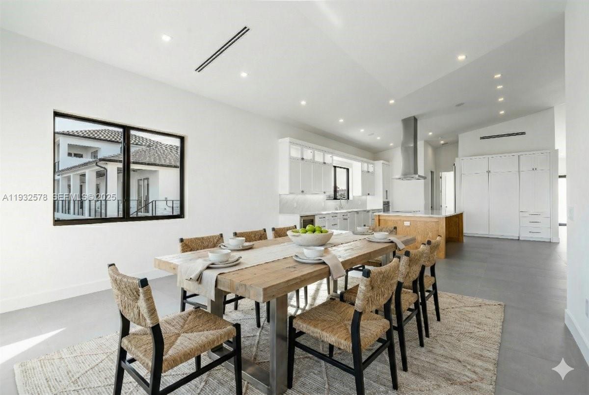 SUNRISE ISLE - Residential