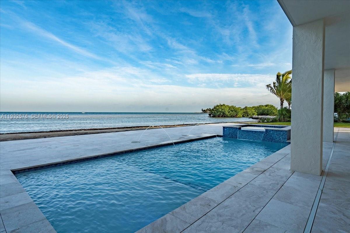 SUNRISE ISLE - Residential