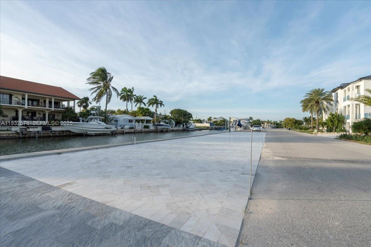 SUNRISE ISLE - Residential