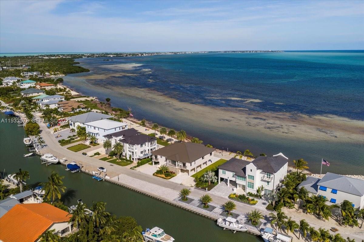 SUNRISE ISLE - Residential