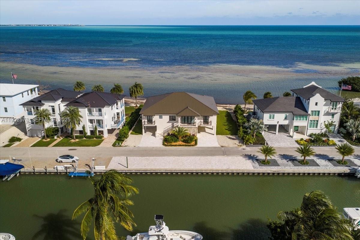 SUNRISE ISLE - Residential