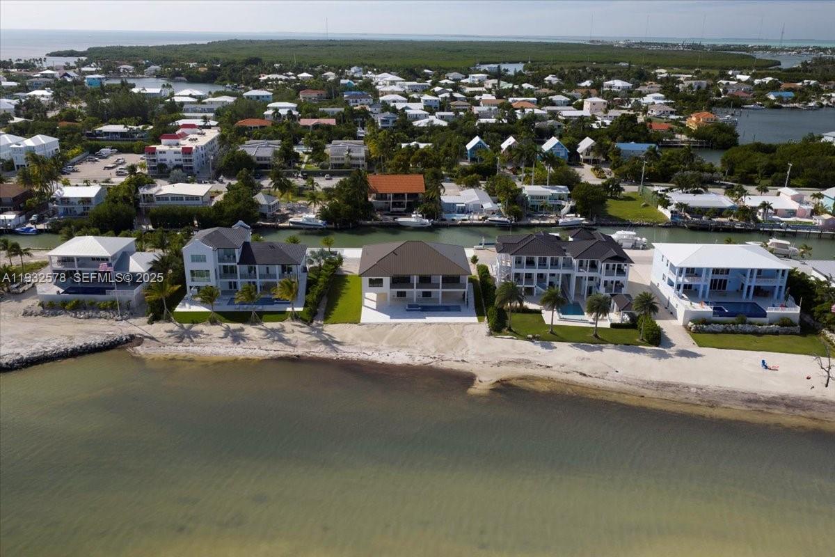 SUNRISE ISLE - Residential