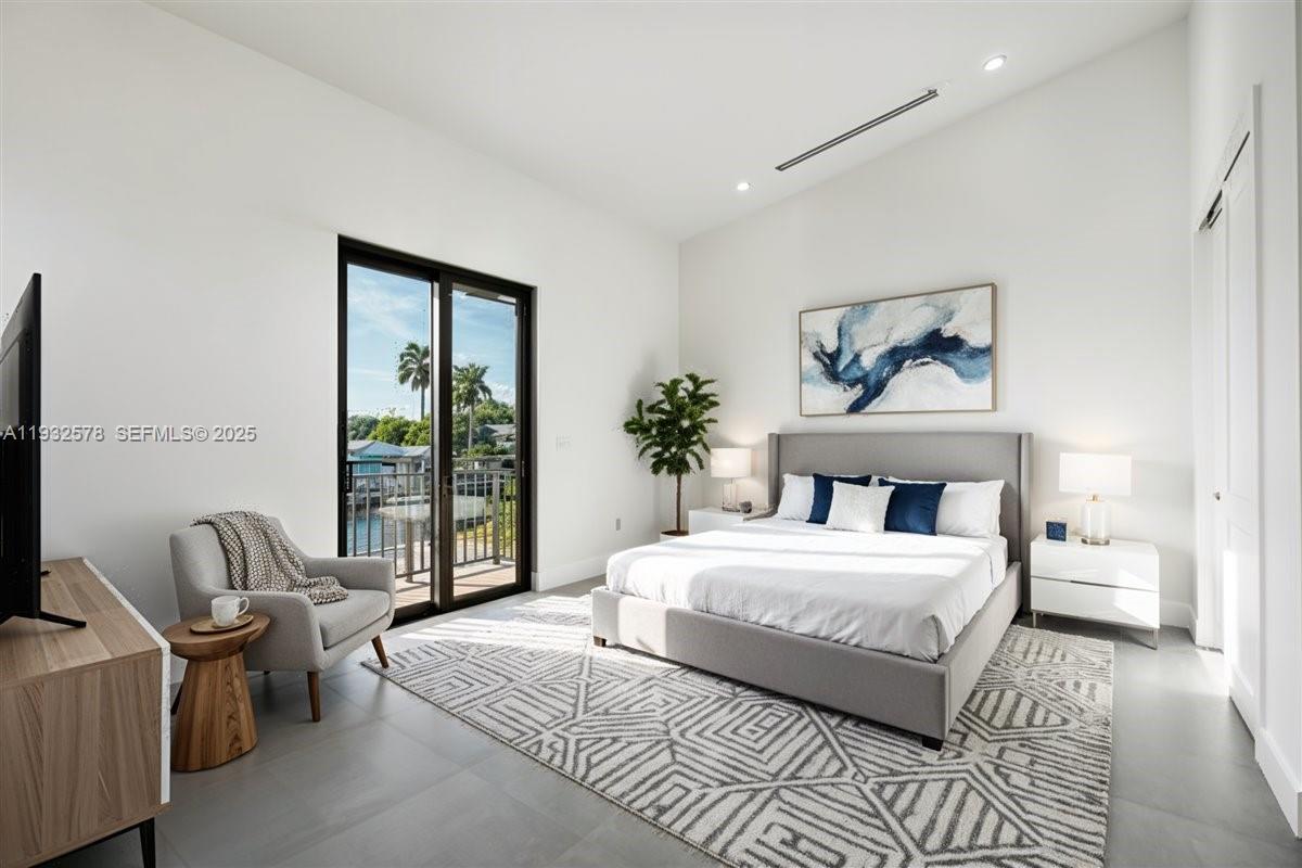 SUNRISE ISLE - Residential