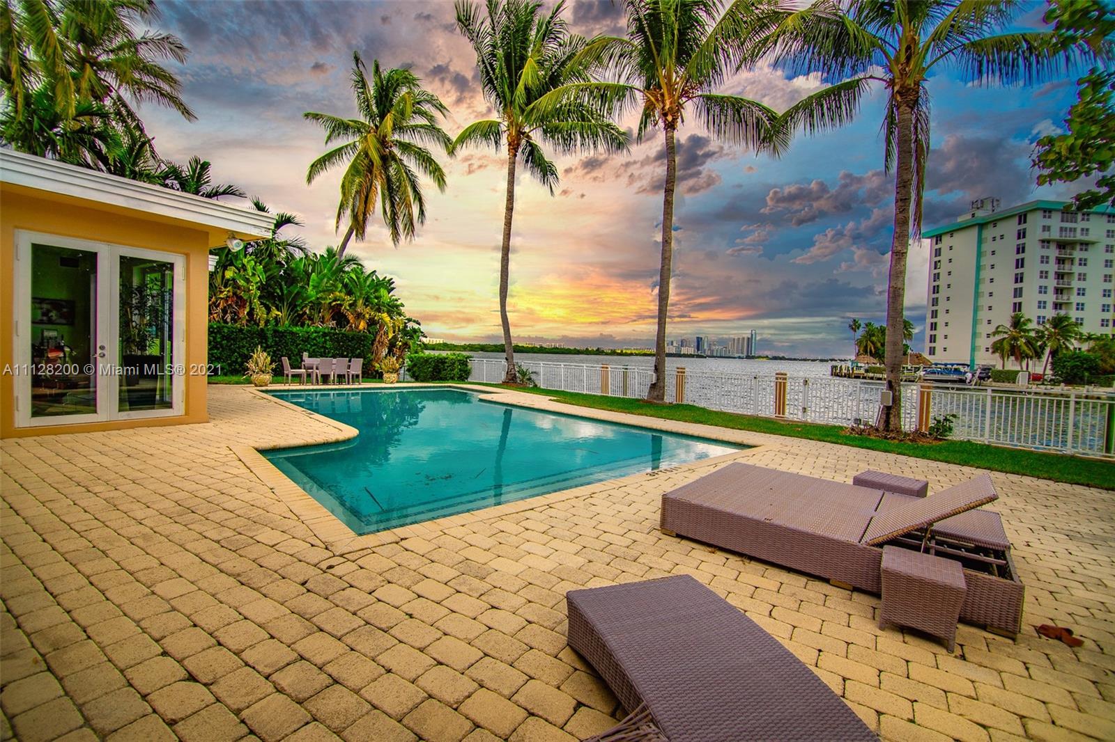 BAY HARBOR ISLAND - Residential