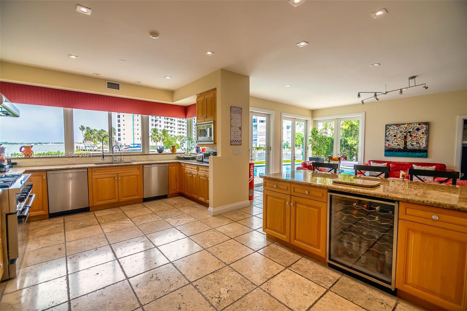 BAY HARBOR ISLAND - Residential