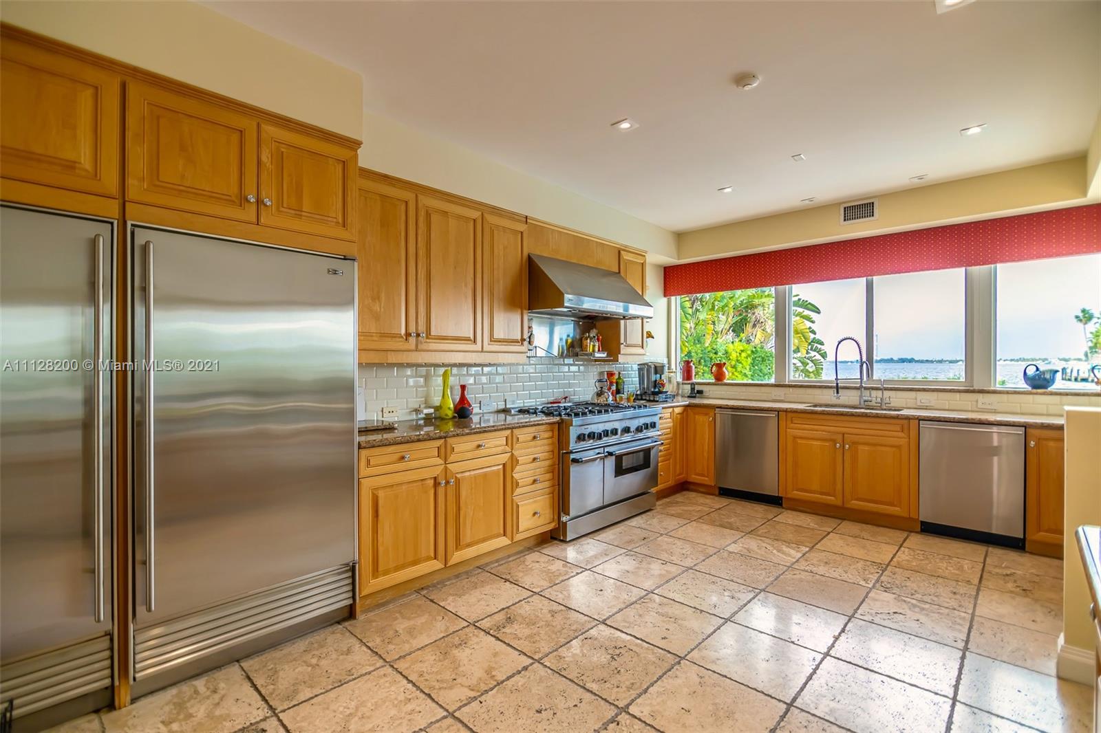 BAY HARBOR ISLAND - Residential