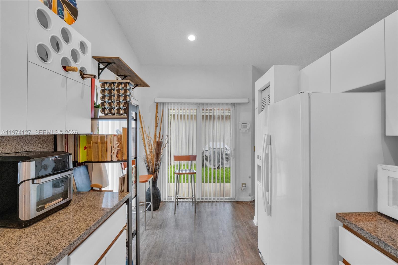 COUNTRY ISLES GARDEN HOMES - Residential