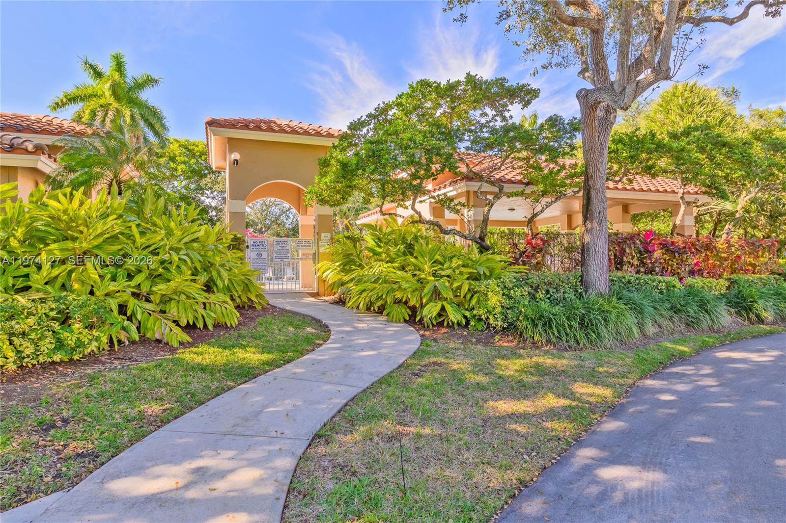 COUNTRY ISLES GARDEN HOMES - Residential