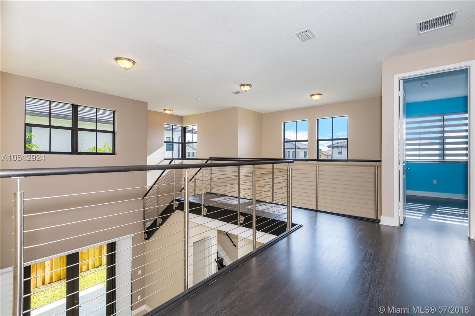 ENCHANTED COURT - Residential
