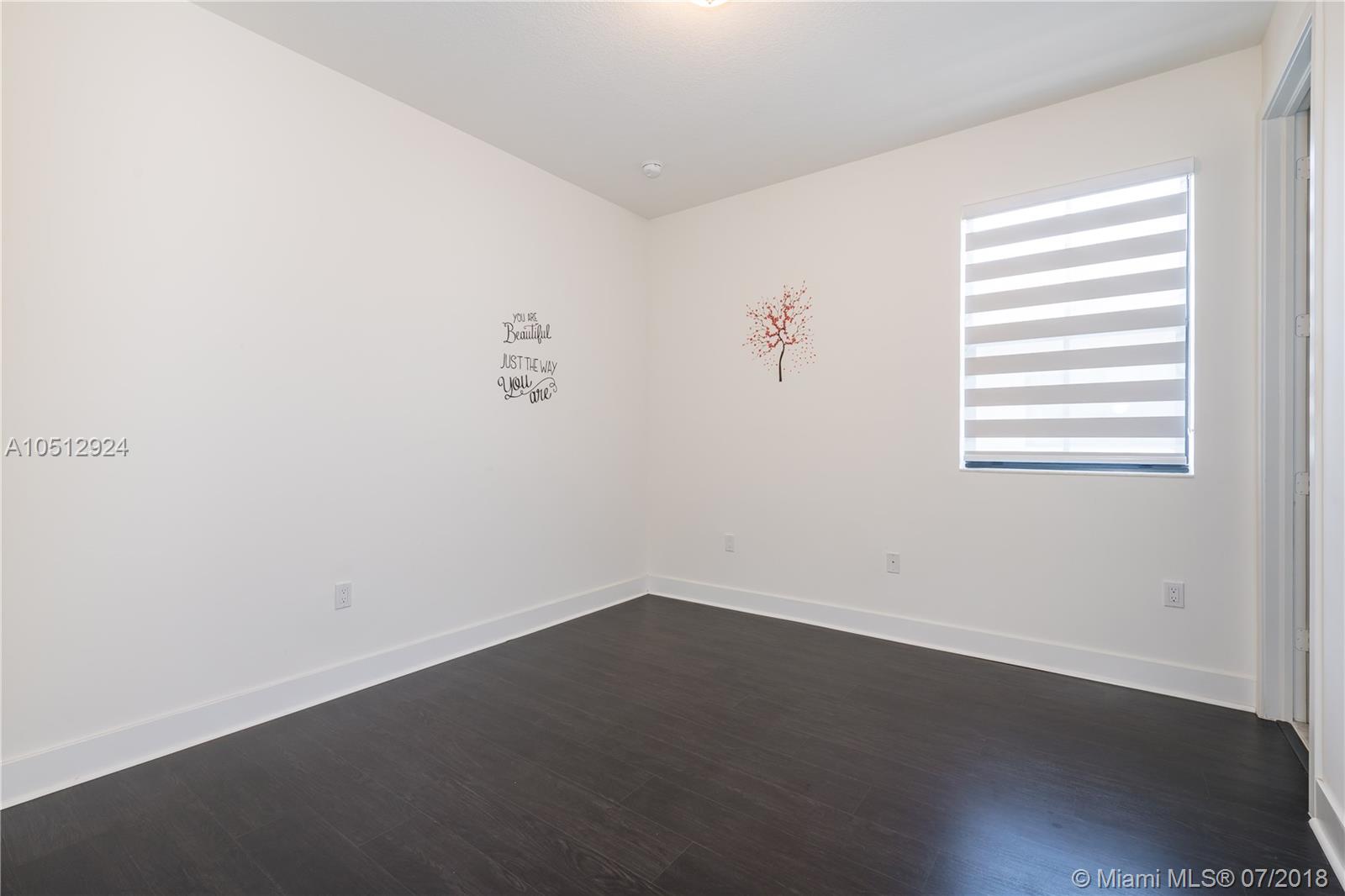 ENCHANTED COURT - Residential