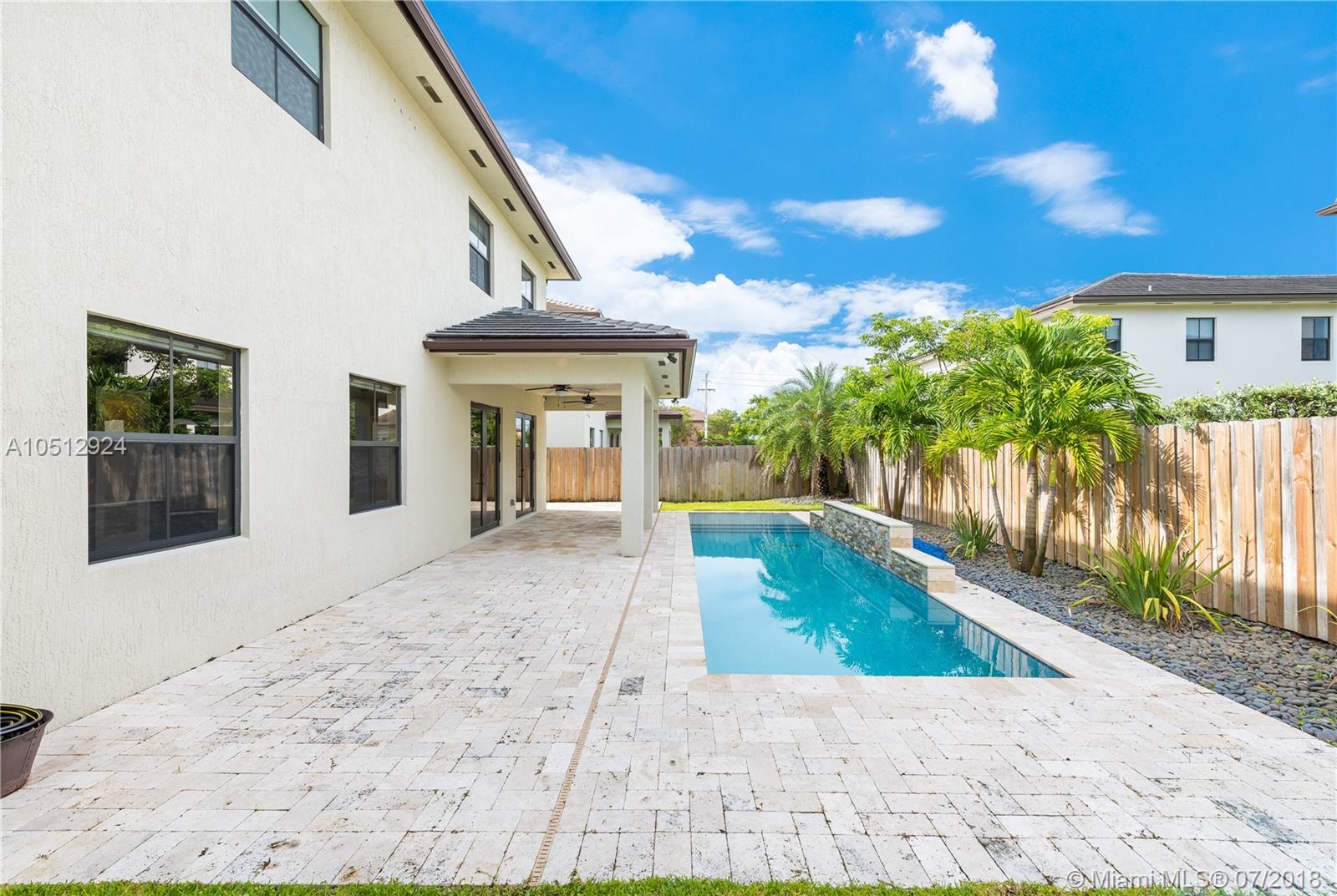 ENCHANTED COURT - Residential