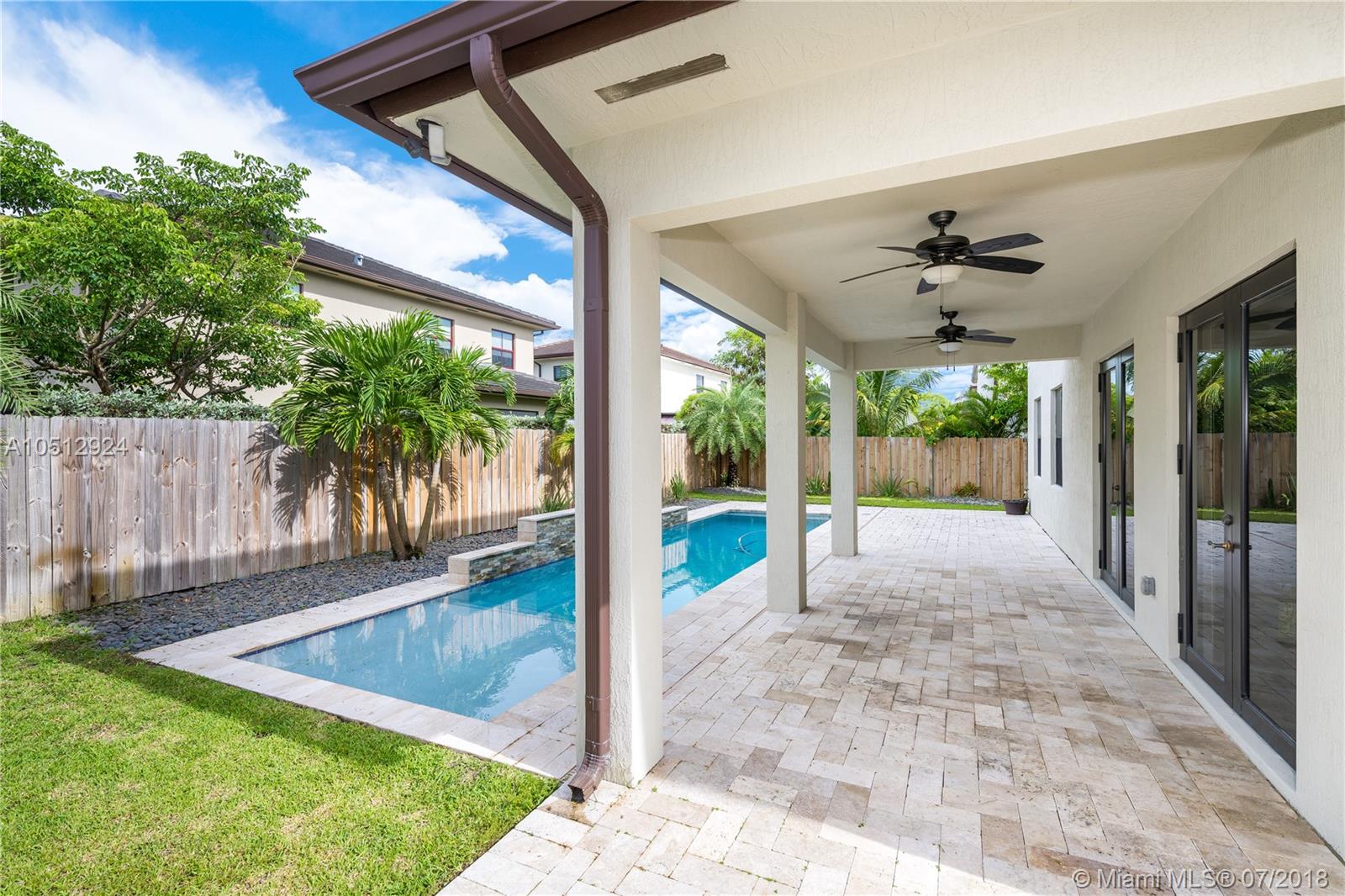 ENCHANTED COURT - Residential