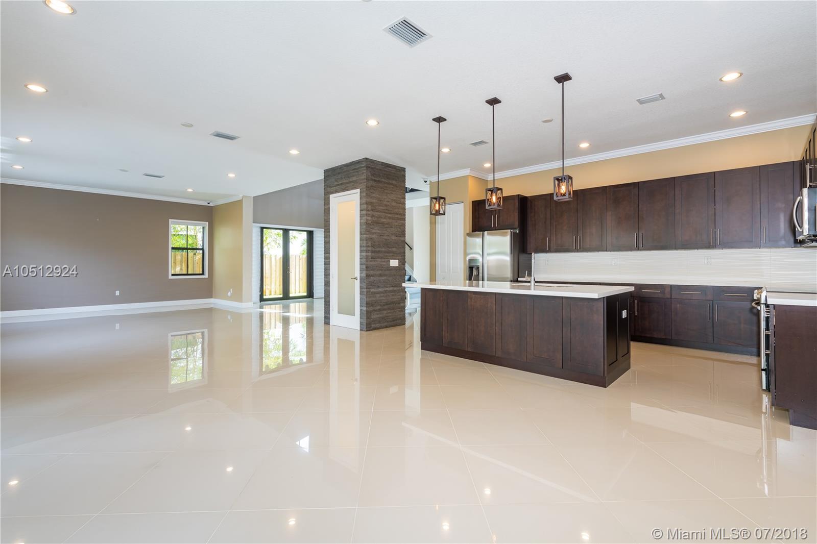 ENCHANTED COURT - Residential