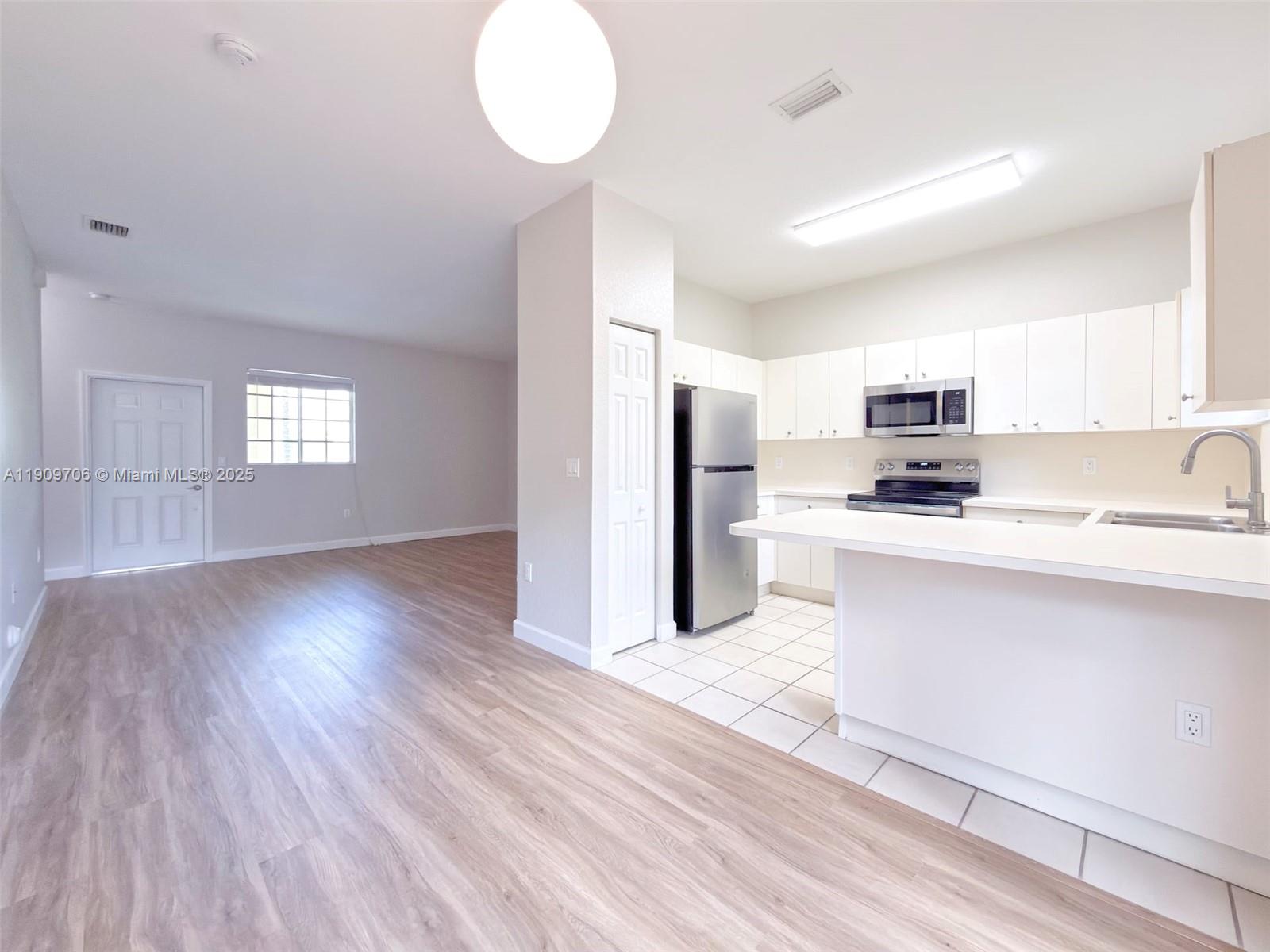 CARIBBEAN ISLES VILLAS CO - Residential