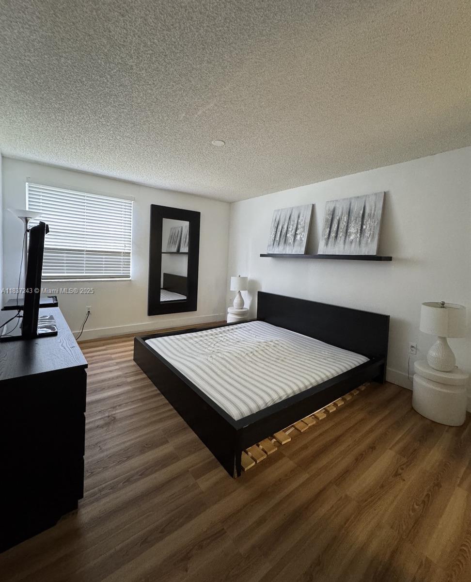 THE GREENS AT DORAL CONDO - Residential