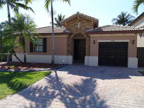 Townhomes and Villas with Garages For Sale in Miami-Dade County, FL 1 24164 SW 113th Path Homestead FL 33032
