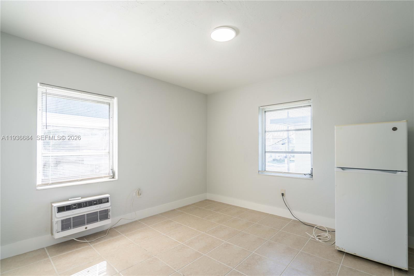 7 53 42 - Residential Lease