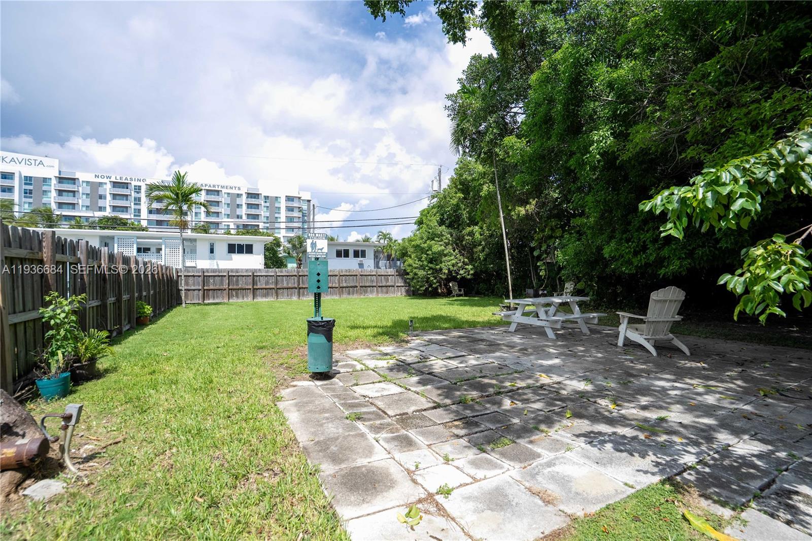 7 53 42 - Residential Lease