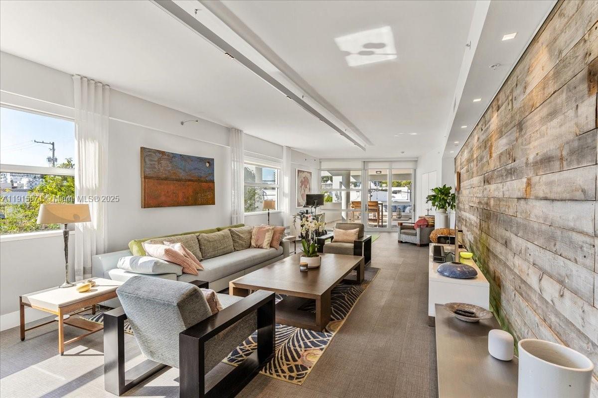 THE FLATS CONDO - Residential