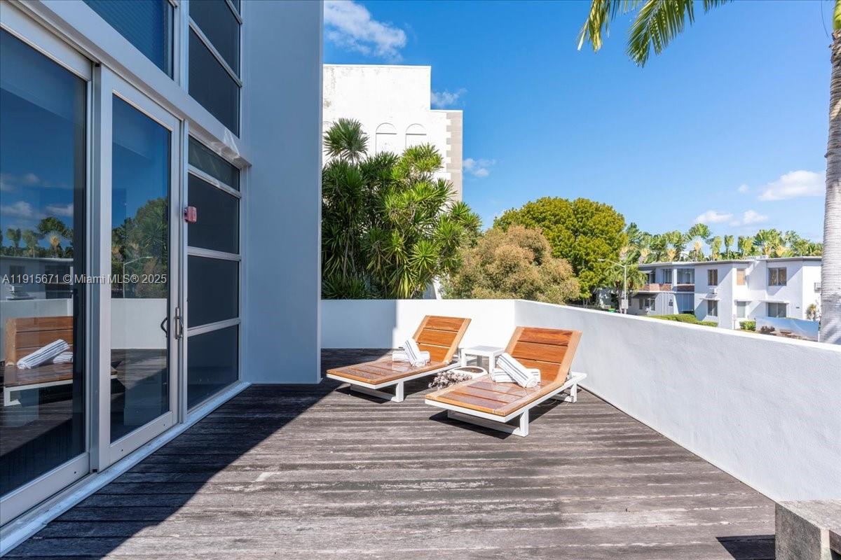 THE FLATS CONDO - Residential