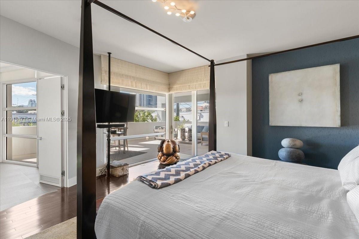 THE FLATS CONDO - Residential