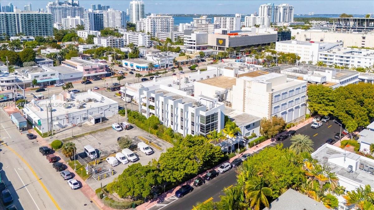 THE FLATS CONDO - Residential