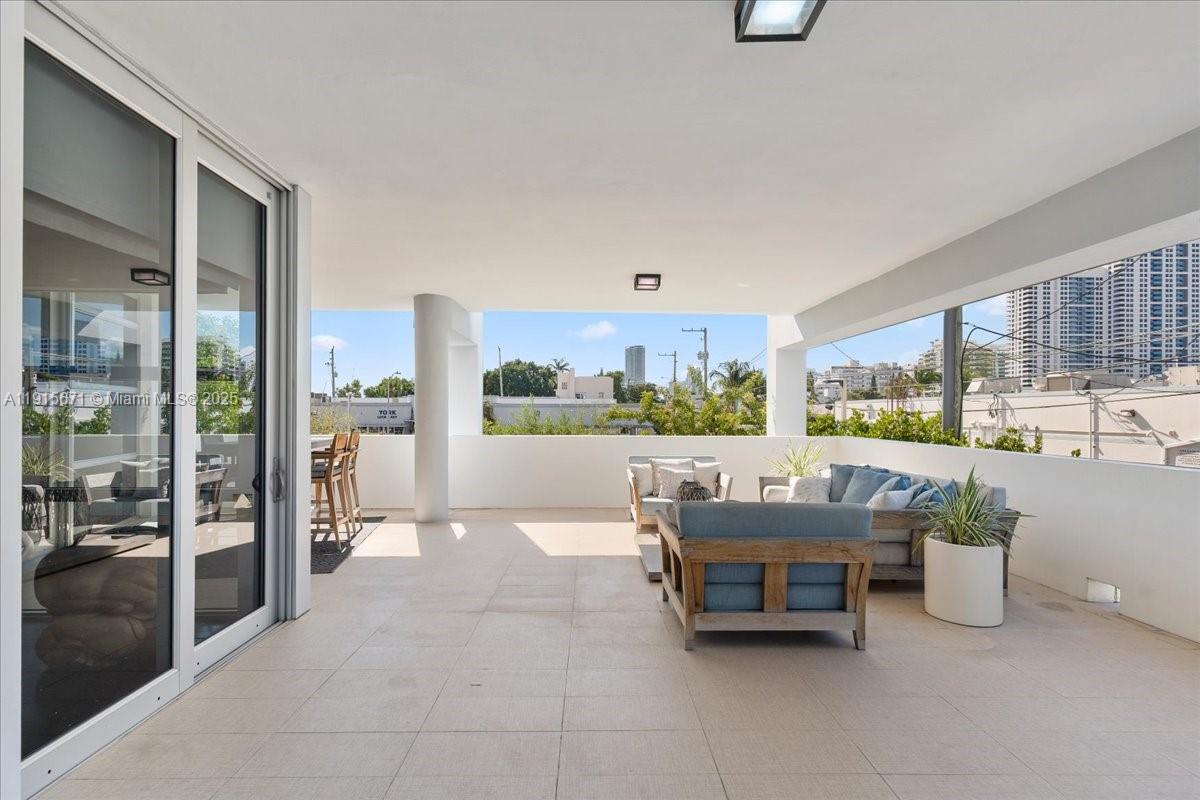 THE FLATS CONDO - Residential