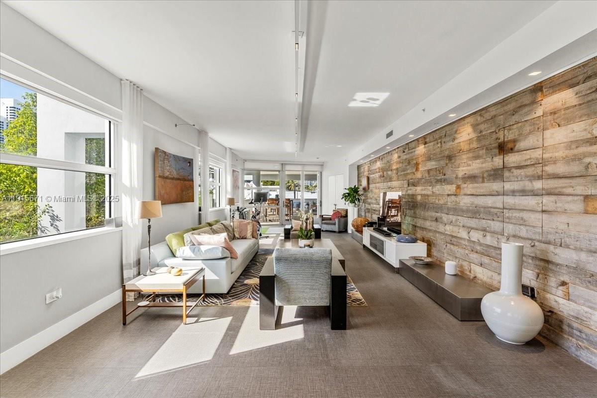 THE FLATS CONDO - Residential