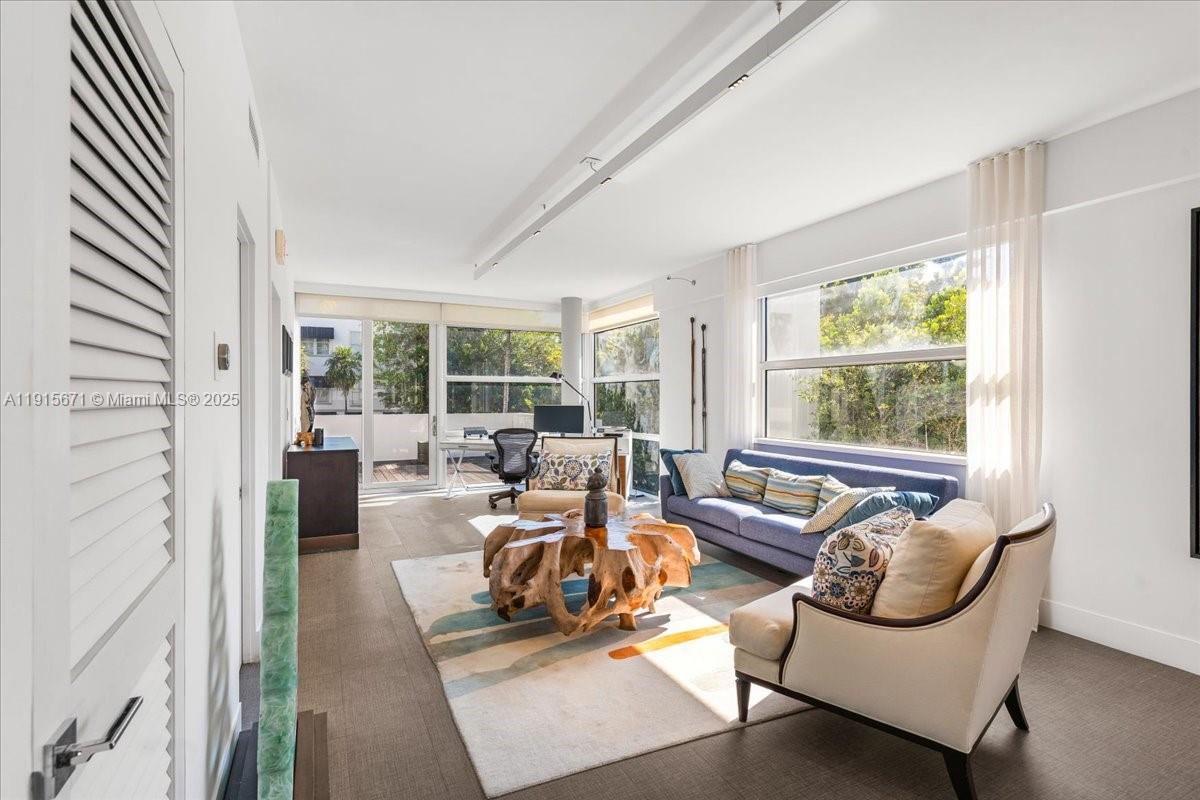 THE FLATS CONDO - Residential