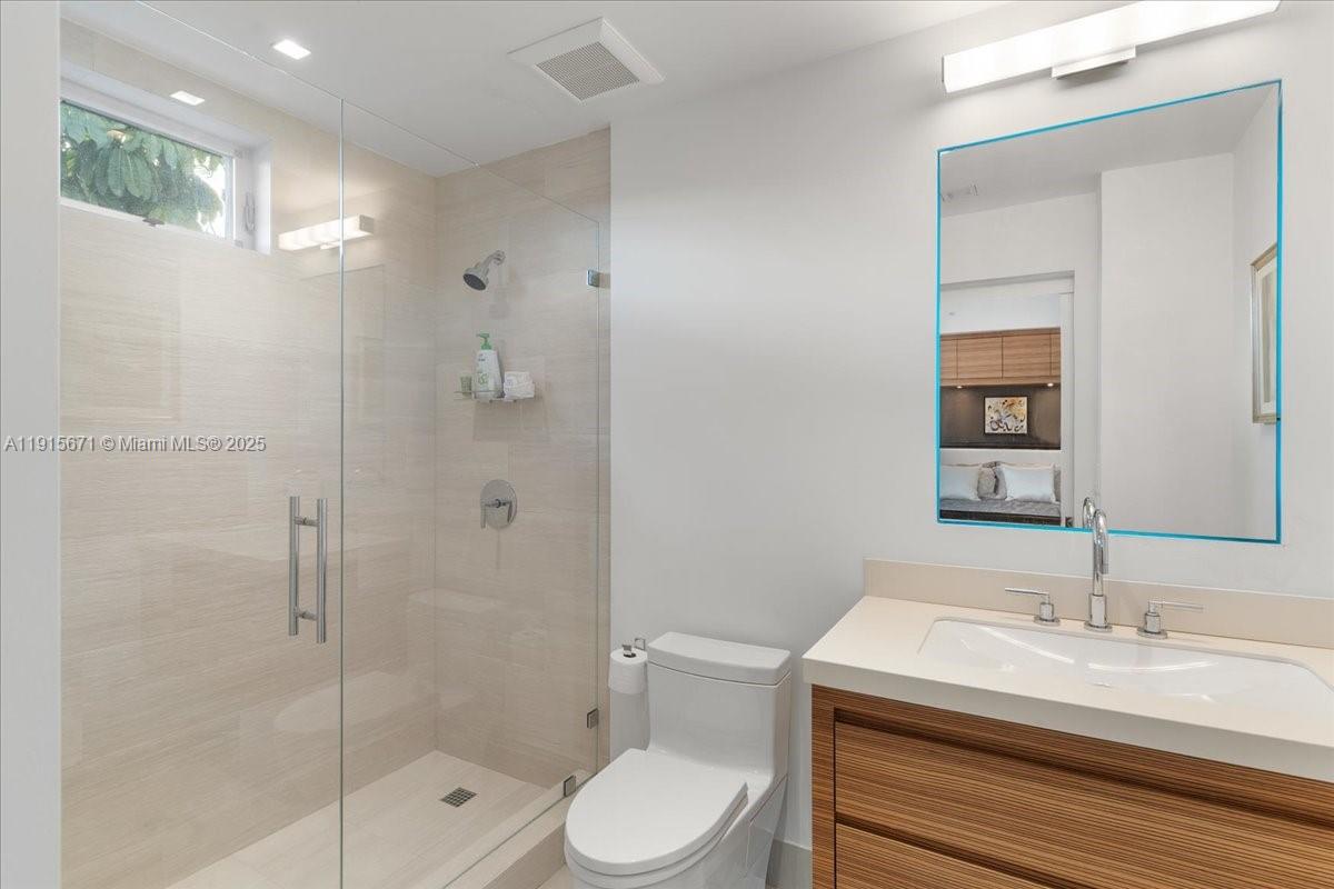 THE FLATS CONDO - Residential